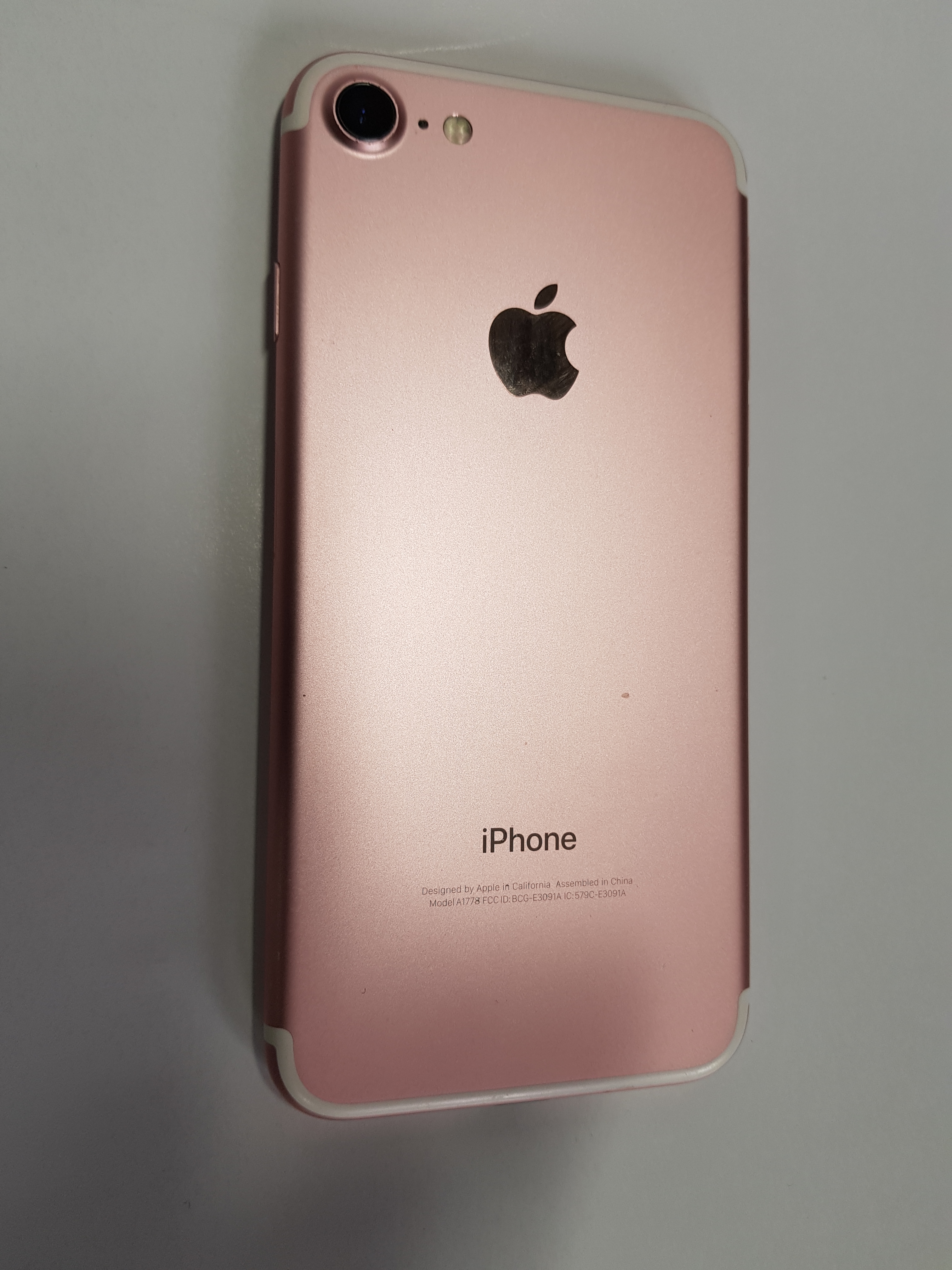 iPhone 7【32 GB】Rose Gold / SIM→au 定価から3０％オフ - dcsh.xoc