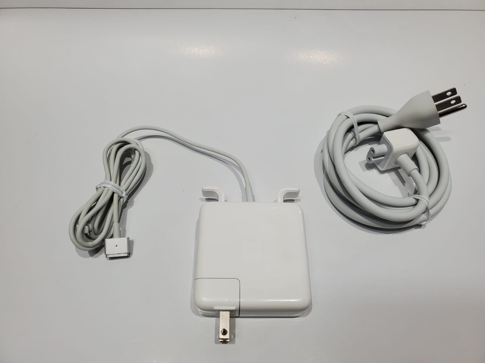 Genuine OEM Apple Magsafe 2 60W Power Adapter Macbook Charger