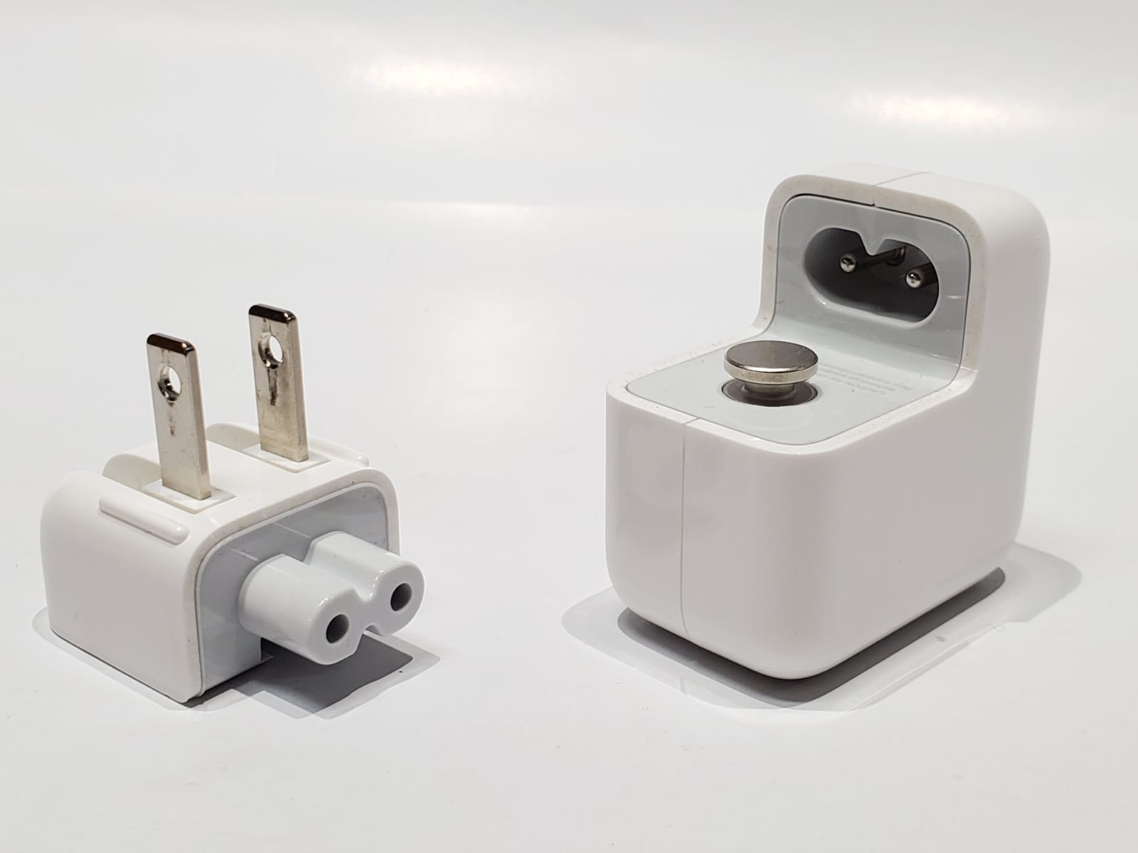 Для чего нужен power adapter apple